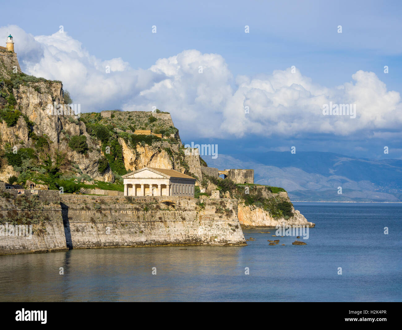 Griechische Tempel und alte Burg auf der Insel Korfu Stockfoto