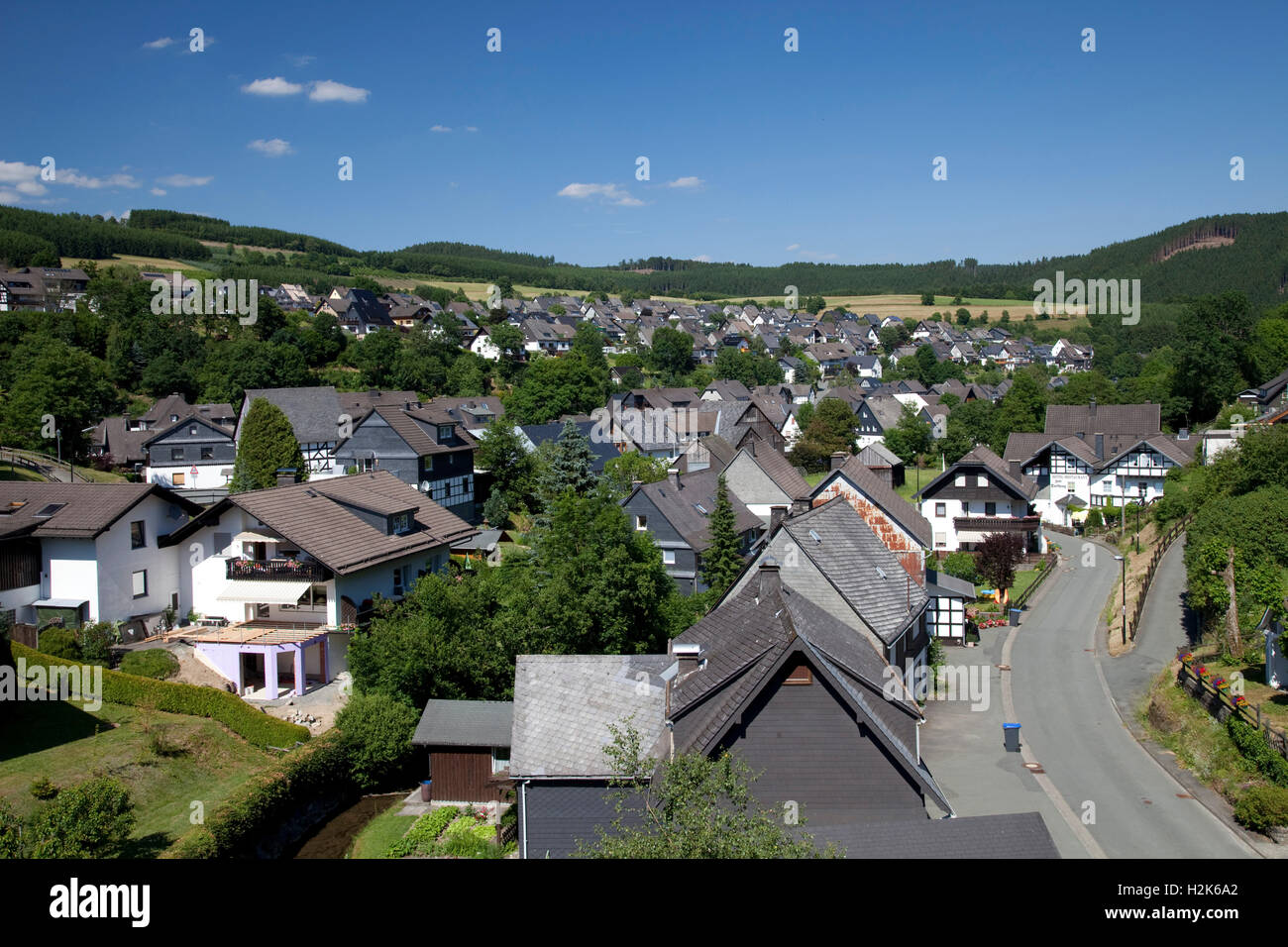 Blick über die Stadt, Zueschen, Winterberg, Sauerland, NordrheinWestfalen Stockfotografie Alamy Blick über die Stadt, Zueschen, Winterberg, Sauerland, NordrheinWestfalen Stockfotografie Alamy
