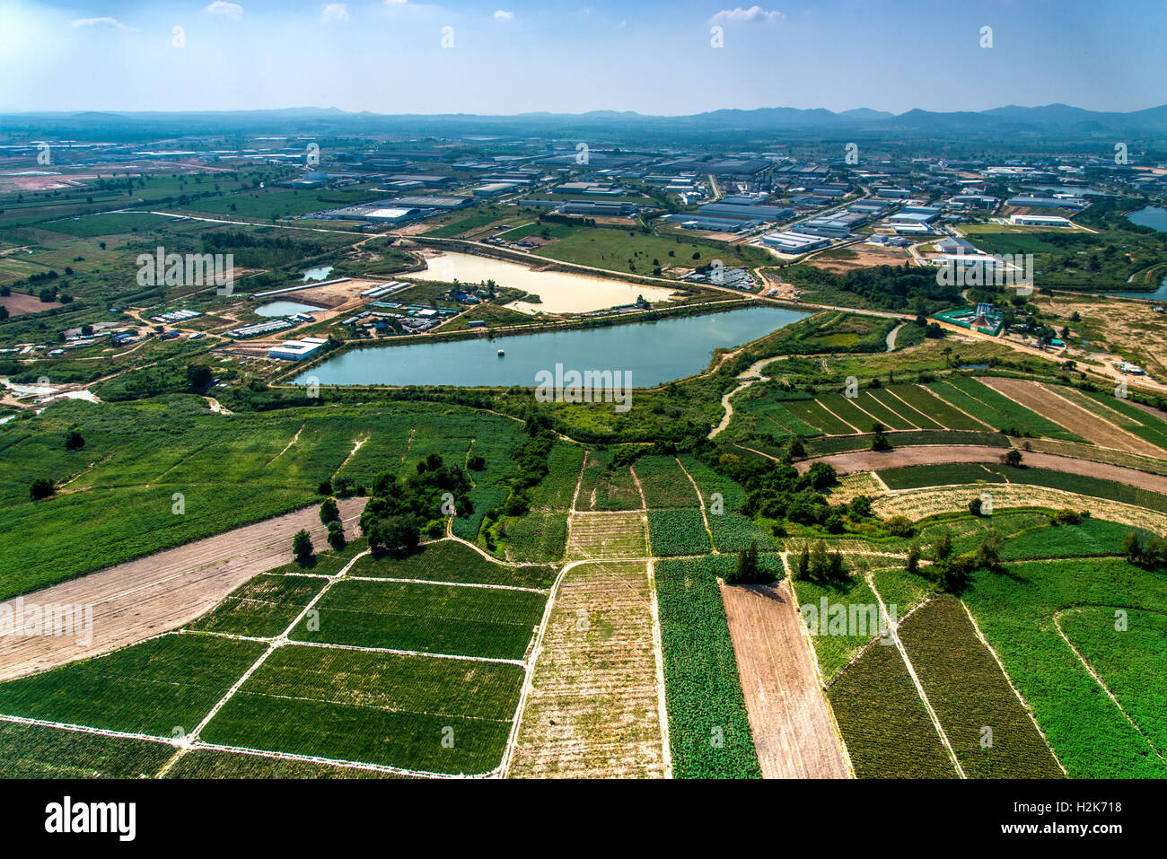 Bauernhof Land und Gewerbegebiet Entwicklung Luftbild Stockfoto