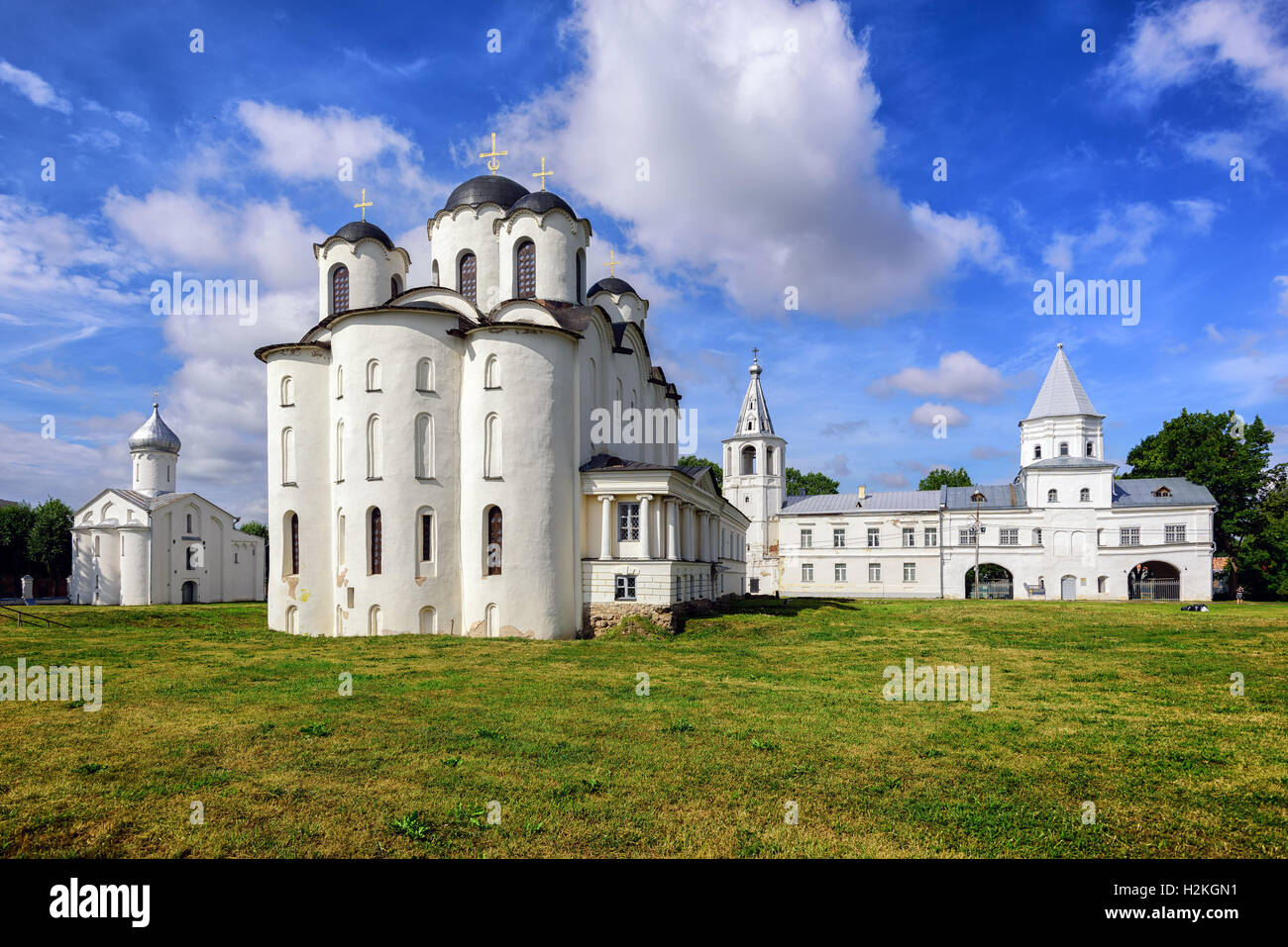 Saint Nicholas Cathedral und alten russischen orthodoxen Kirchen auf Trade Mart, Weliki Nowgorod, Russland, sind auf der UNESCO-Weltkulturerbe Stockfoto