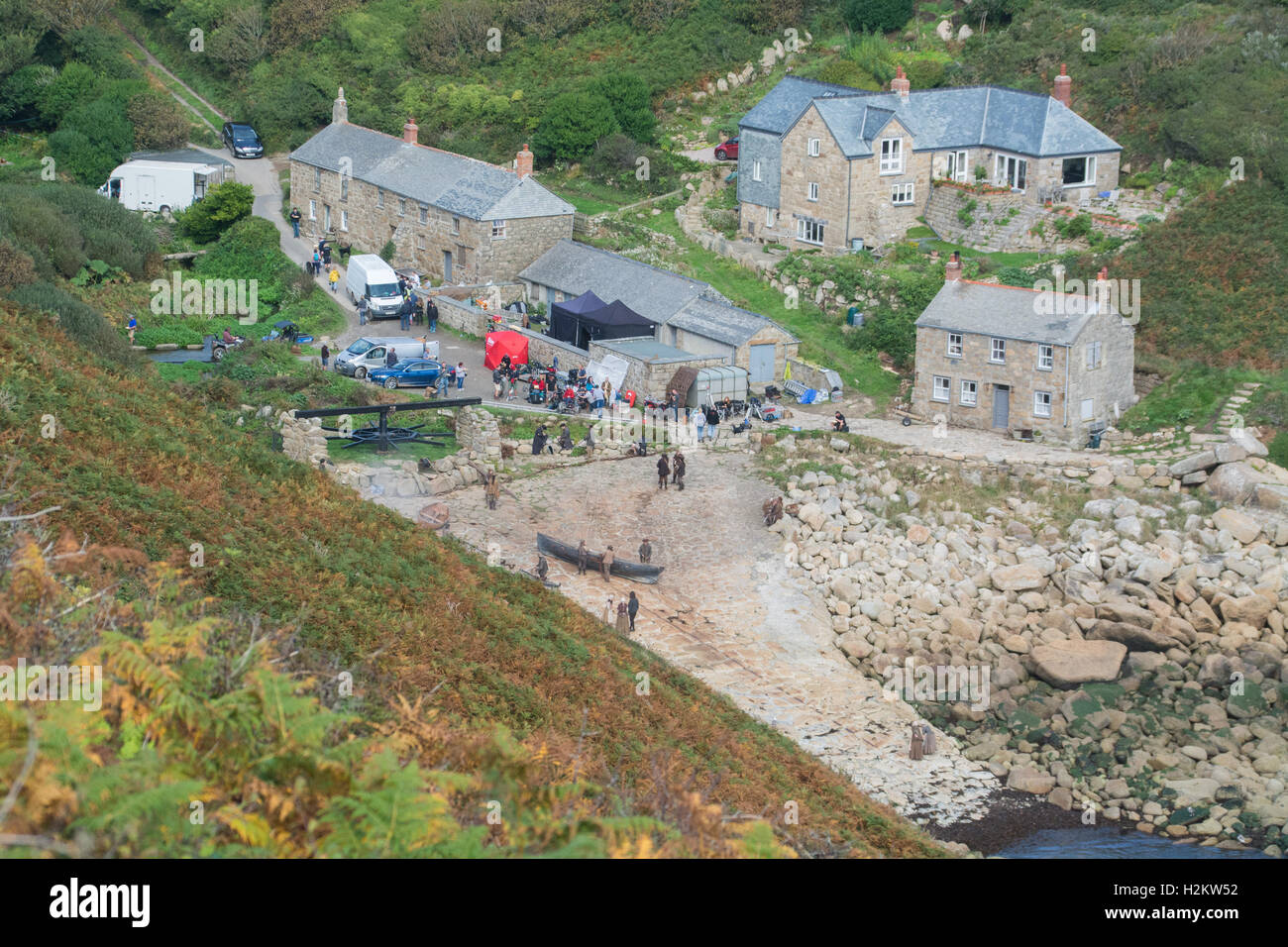 Penberth, Cornwall, UK. 29. September 2016. Dreharbeiten für die nächste Poldark Serie, Aidan Turner, starrte auf der südwestlichen Küste von Cornwall bis heute anhält. Bildnachweis: Cwallpix/Alamy Live-Nachrichten Stockfoto