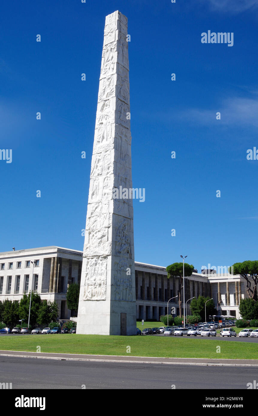 EUR Rom, Marconi Obelisk, Via Cristoforo Colombo Stockfoto