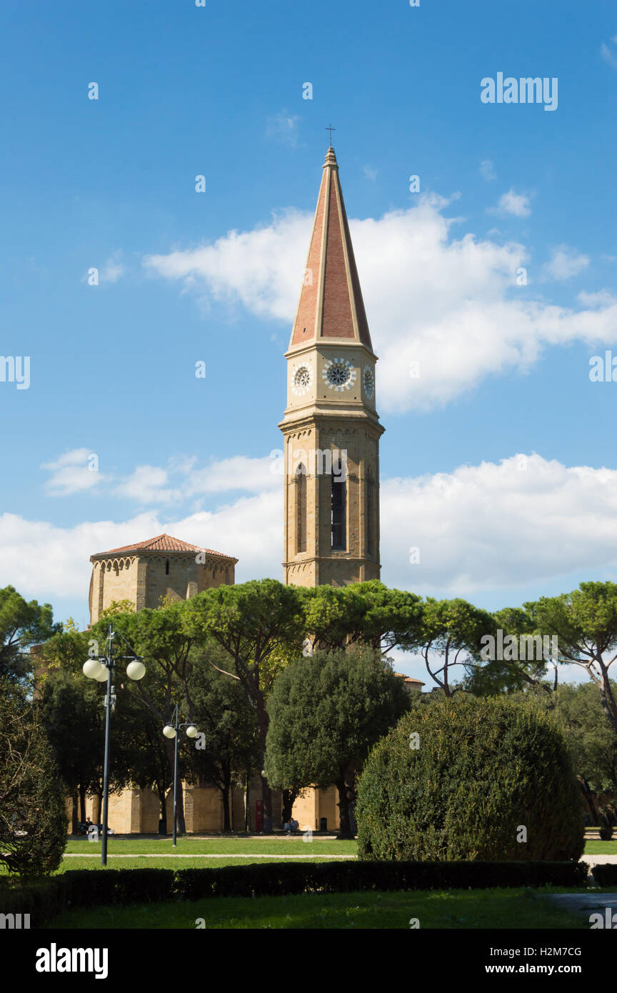 Cattedrale dei Santi Pietro e Donato im Gartenpark Arezzo, Italien Stockfoto