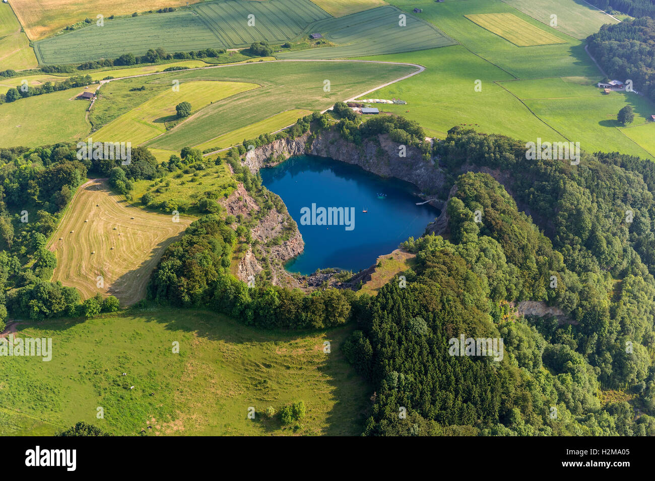 Luftbild, Steinbruch, blauen Bergsee bei Messinghausen, Tauchen See, Tauchparadies, Luftaufnahme von Brilon, Sauerland, Stockfoto