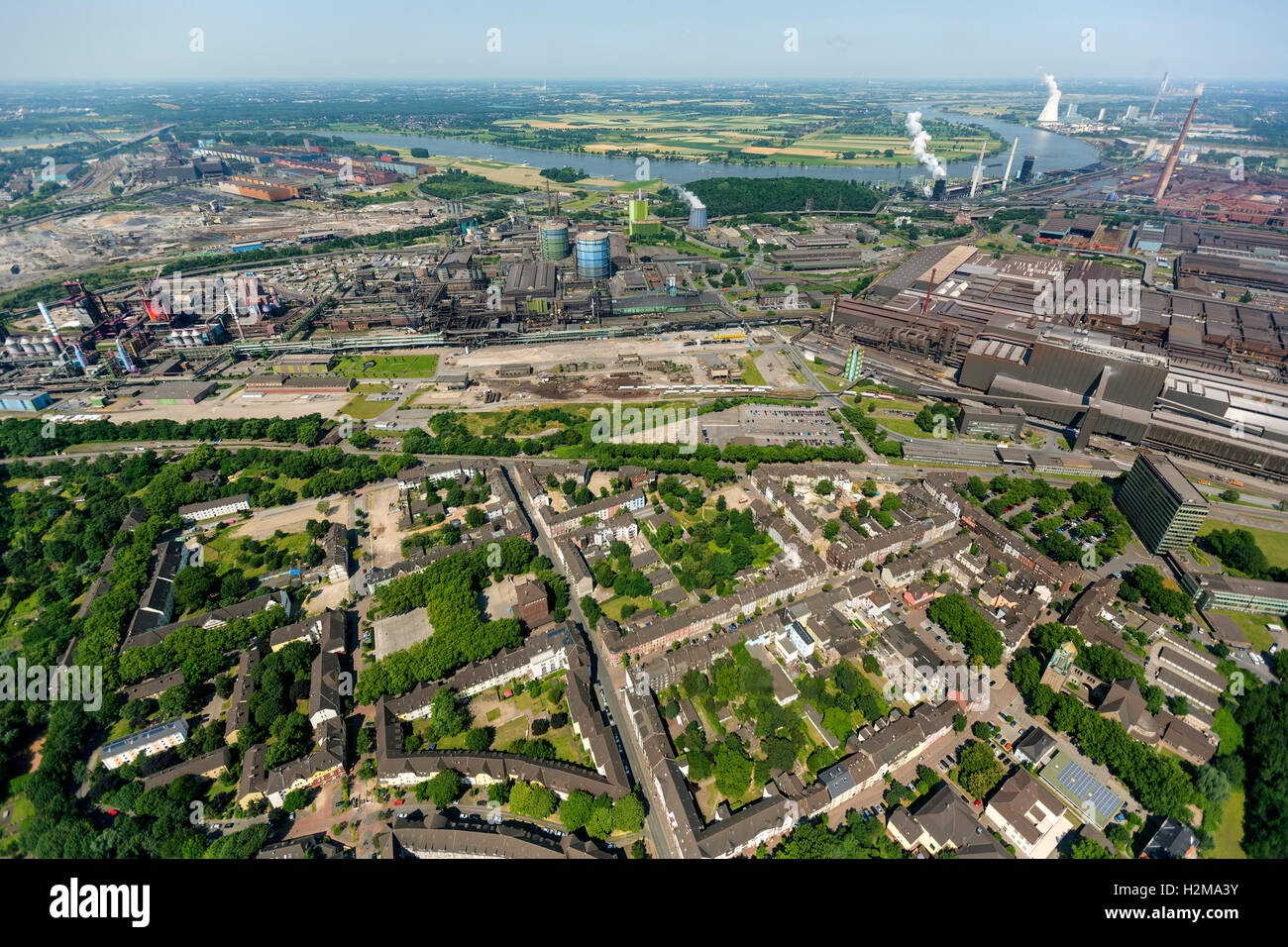 Luftaufnahme, Höhe an die Edithstraße und Kaiser-Wilhelm-Straße in Duisburg-Bruckhausen, Luftaufnahme von Duisburg, Duisburg Stockfoto