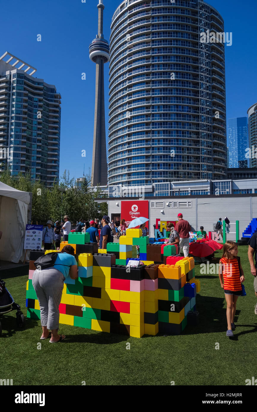 die Innenstadt von Toronto Sommer Outdoor-Lego-event Stockfoto