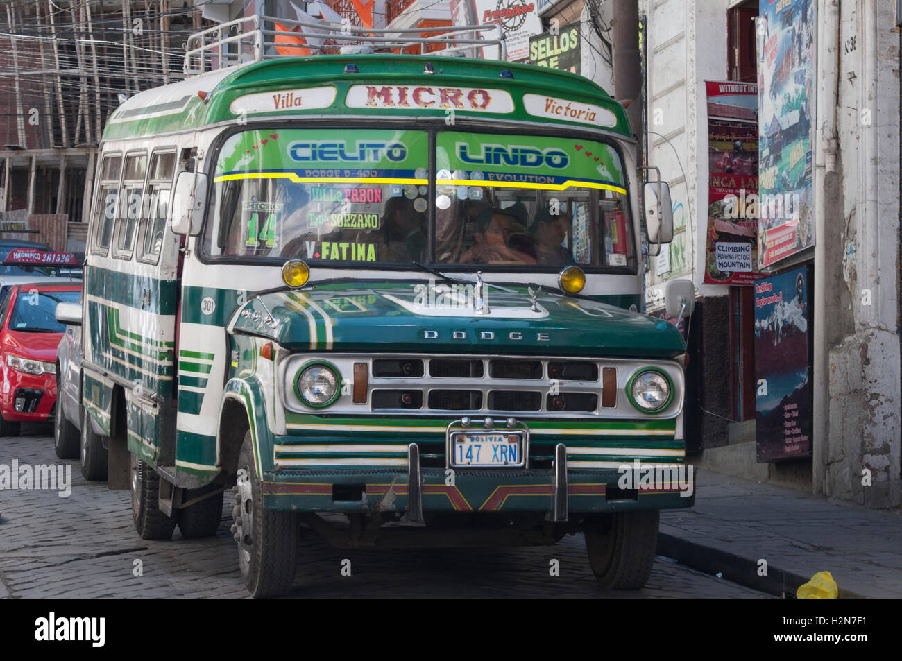 American gebaute Dodge Mikro- oder Stadt Pendler Bus, La Paz, Bolivien Stockfoto