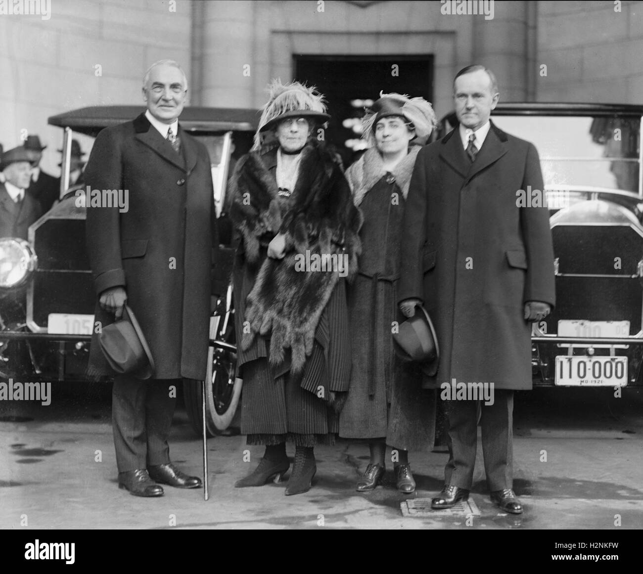 Gewählter Präsident Harding, Frau Florence Harding, Grace Coolidge, Vice Präsident Calvin Coolidge, Portrait Ankunft für Einweihung, Washington DC, USA, Foto Landesgesellschaft, 3. März 1921 Stockfoto