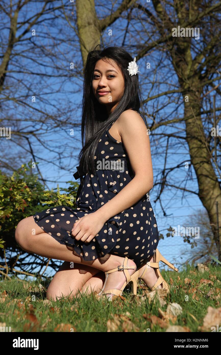 Filipina-Model im Richmond Park Stockfoto