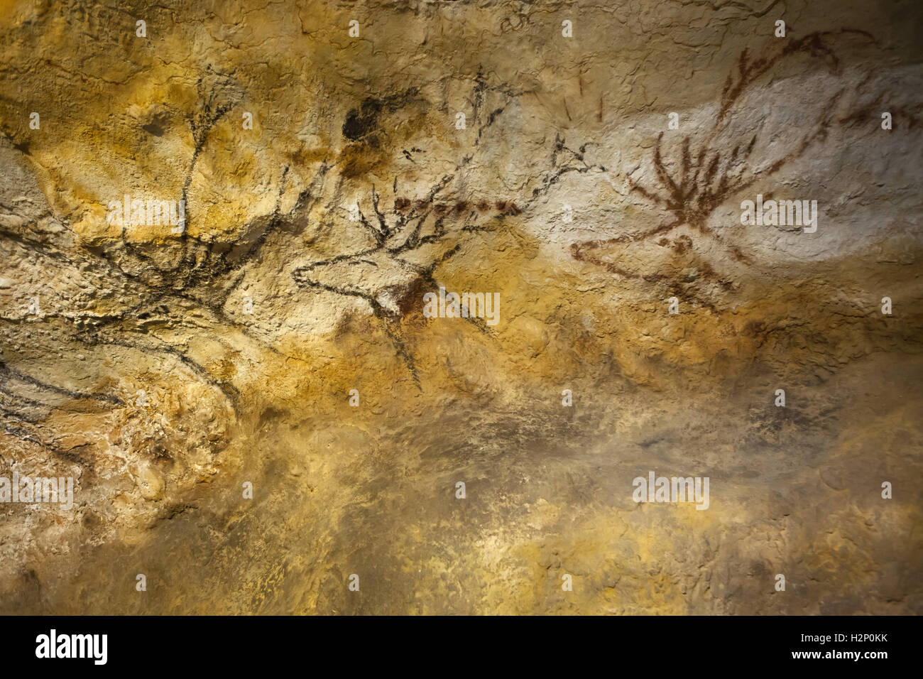 Fries mit Schwimmen Hirsch. Nachbildung der Altsteinzeit Höhle Gemälde aus der Höhle von Lascaux in der Aquitaine-Museum (Musée d ' Aquitaine) angezeigt in Bordeaux, Frankreich. Die Höhle von Lascaux in der Nähe von Montignac in der Dordogne Abteilung, Südwest-Frankreich ist berühmt für ihre Höhlenmalereien. Stockfoto