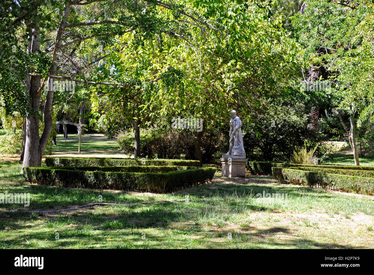 Herkules-Statue in Jardim Botanico Garten, Botanischer Tropengarten, Belem, Lisboa, Lissabon, Portugal Stockfoto