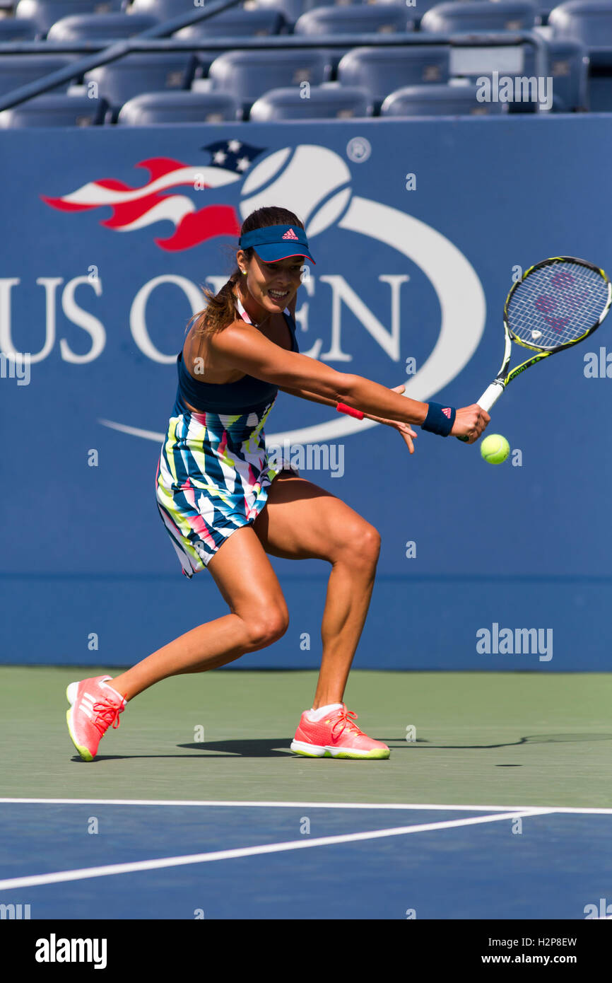 Ana Ivanovic (SRB) im Wettbewerb bei den US Open 2016 Stockfoto