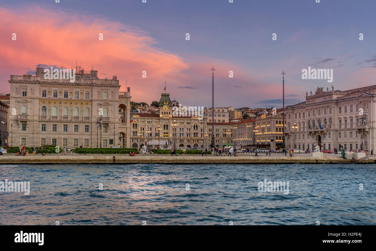 Piazza Dell Unita d ' Italia in Triest Stockfoto