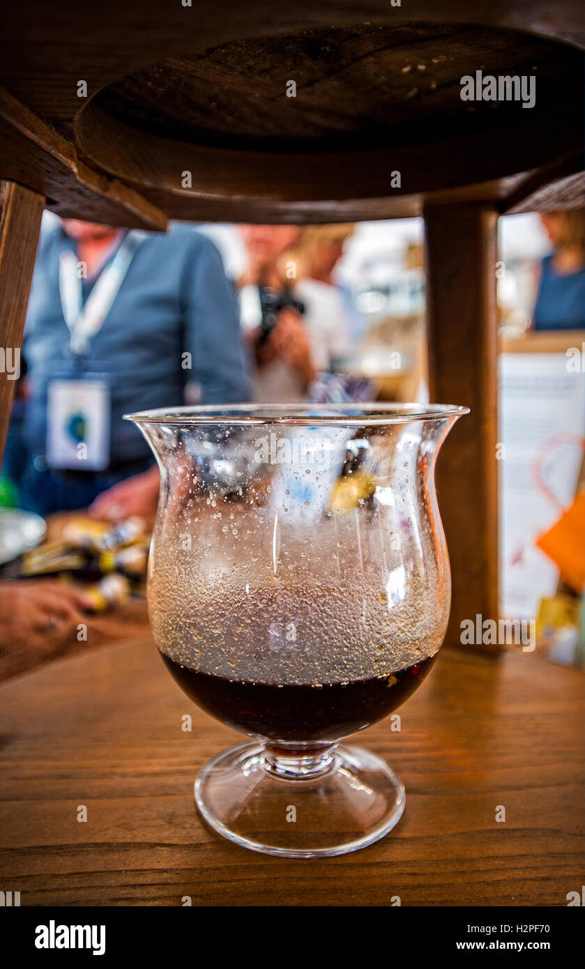 Italien Piemont Turin "Terra Madre - Salone del Gusto 2016 - Campania - Cetara - Colatura Sardellen Stockfoto