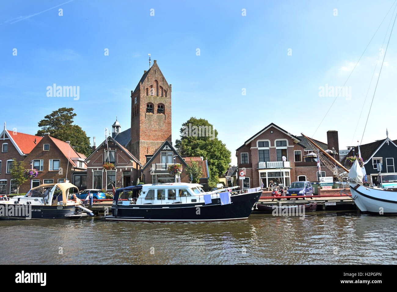 Grou Grouw Friesland Friesland Niederlande Niederländisch Kleinstadt (Sint Piter Kerk - Kirche) Stockfoto