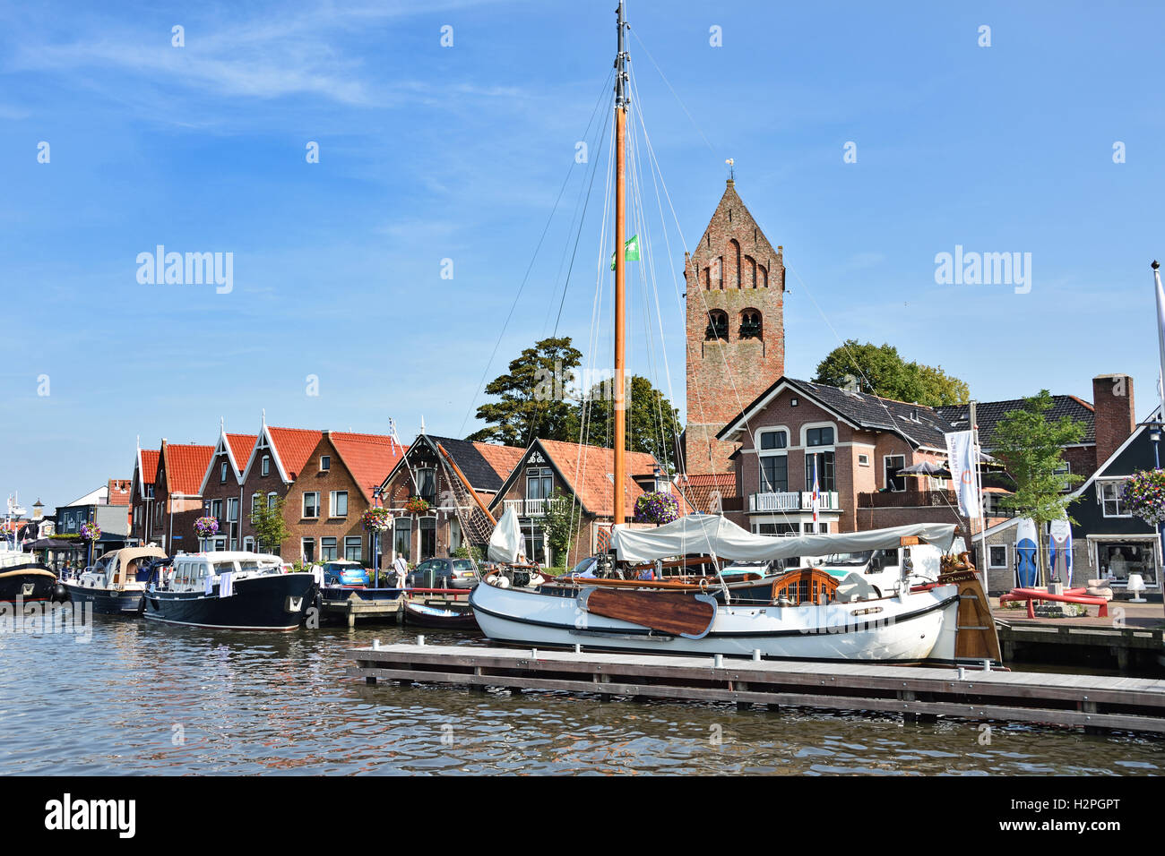 Grou Grouw Friesland Friesland Niederlande Niederländisch Kleinstadt (Sint Piter Kerk - Kirche) Stockfoto