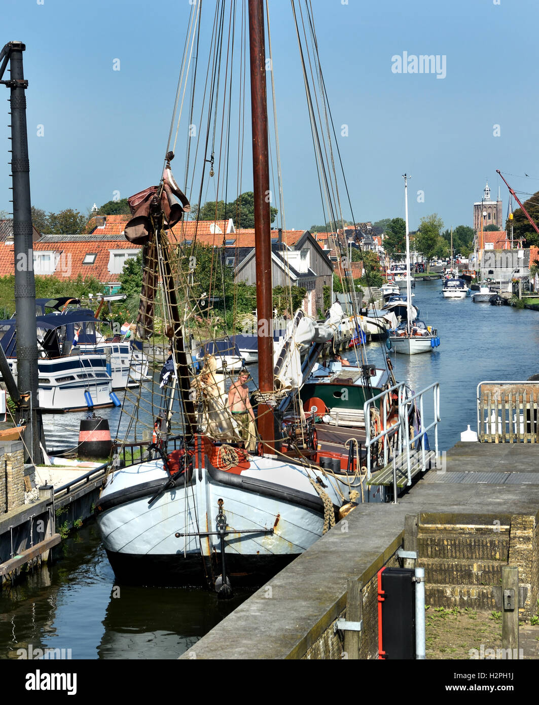 Alte historische Segelboot Workum 1374.  4000 Einwohner. -Friesland Niederlande Stockfoto