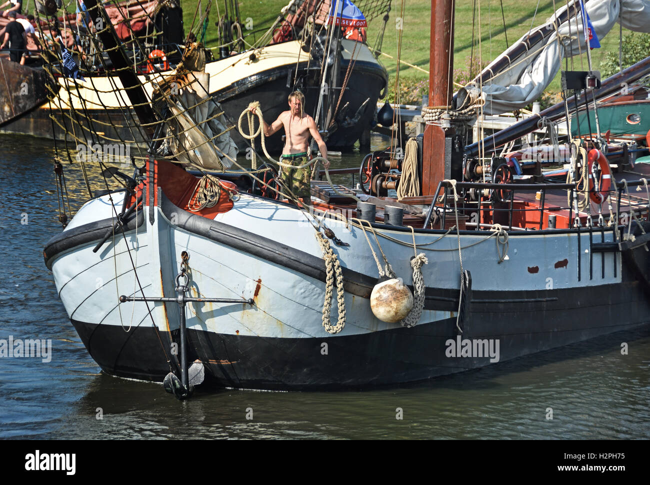 Alte historische Segelboot Workum 1374.  4000 Einwohner. -Friesland Niederlande Stockfoto