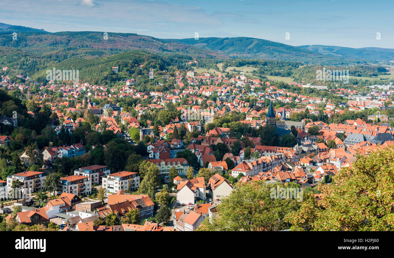 das deutsche Dorf Wernigerode Skyline mit kirchlichen Häuser und hotels Stockfoto