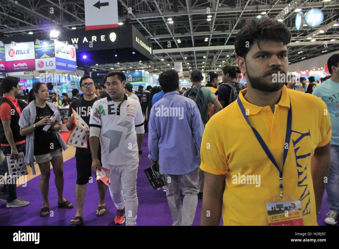 Dubai World Trade Centre, Dubai Vereinigte Arabische Emirate. 1. Oktober 2016.MySky.ae nimmt das Online-Modell auch offline mit der Auswahl von 14 exklusive Trusted Shop Partner, GITEX, bei mehr als 50 Anbietern und Ausstellern die größte Verbraucher-Elektronik-Veranstaltung im Nahen Osten. GITEX Shopper findet vom 1. bis 8. Oktober, um das Dubai World Trade Centre. Bildnachweis: Robert Oswald Alfiler/Alamy Live-Nachrichten Stockfoto