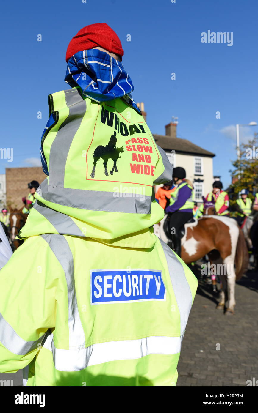 Nottingham, UK, 2. Oktober 2016: rund 150 Reiter nahmen Teil an einer Demonstration in Nottingham Stadtzentrum heute Morgen. Die machen es recht Kampagne soll das Bewusstsein für Fahrer über die Gefahren von zu schnell fahren oder laut rund um Pferde, die leicht erschreckt werden können. Sie möchten 15 km/h Höchstgeschwindigkeit auf öffentlichen Straßen vorbei, beim Reiter und ihre Pferde zu übergeben. Stockfoto
