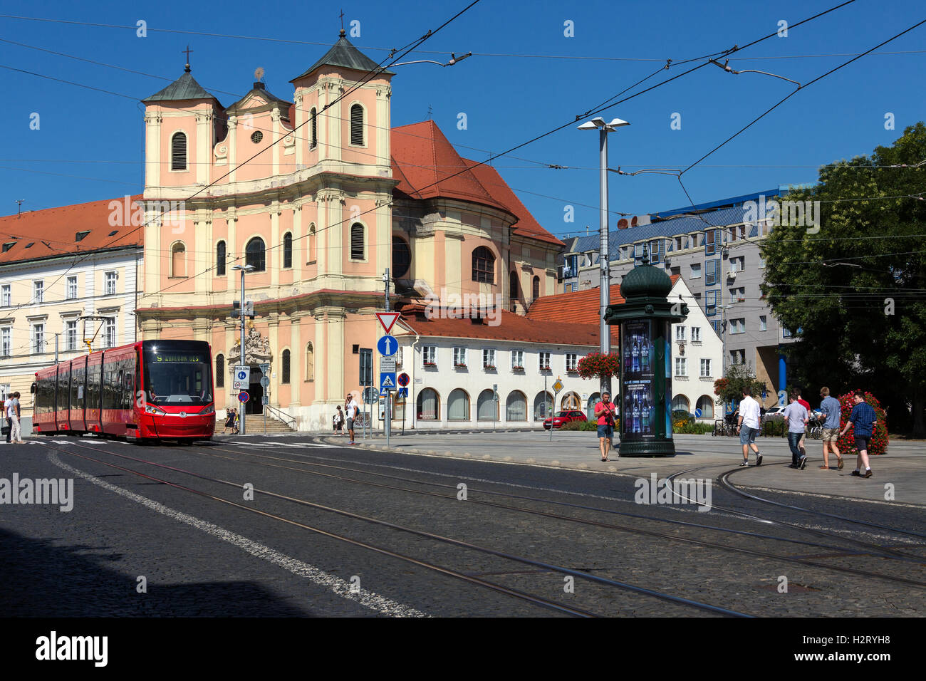 Straßenszene in der Stadt Bratislava, die Hauptstadt der Slowakei in Osteuropa. Stockfoto