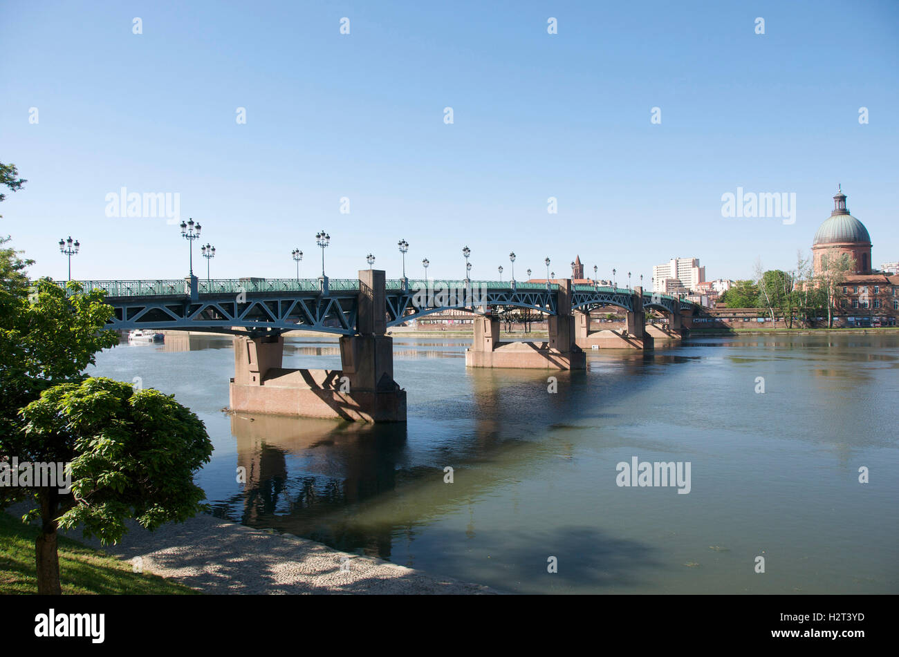 Saint-Pierre-Brücke und das Hospice De La Grave, Toulouse, Frankreich, Europa Stockfoto