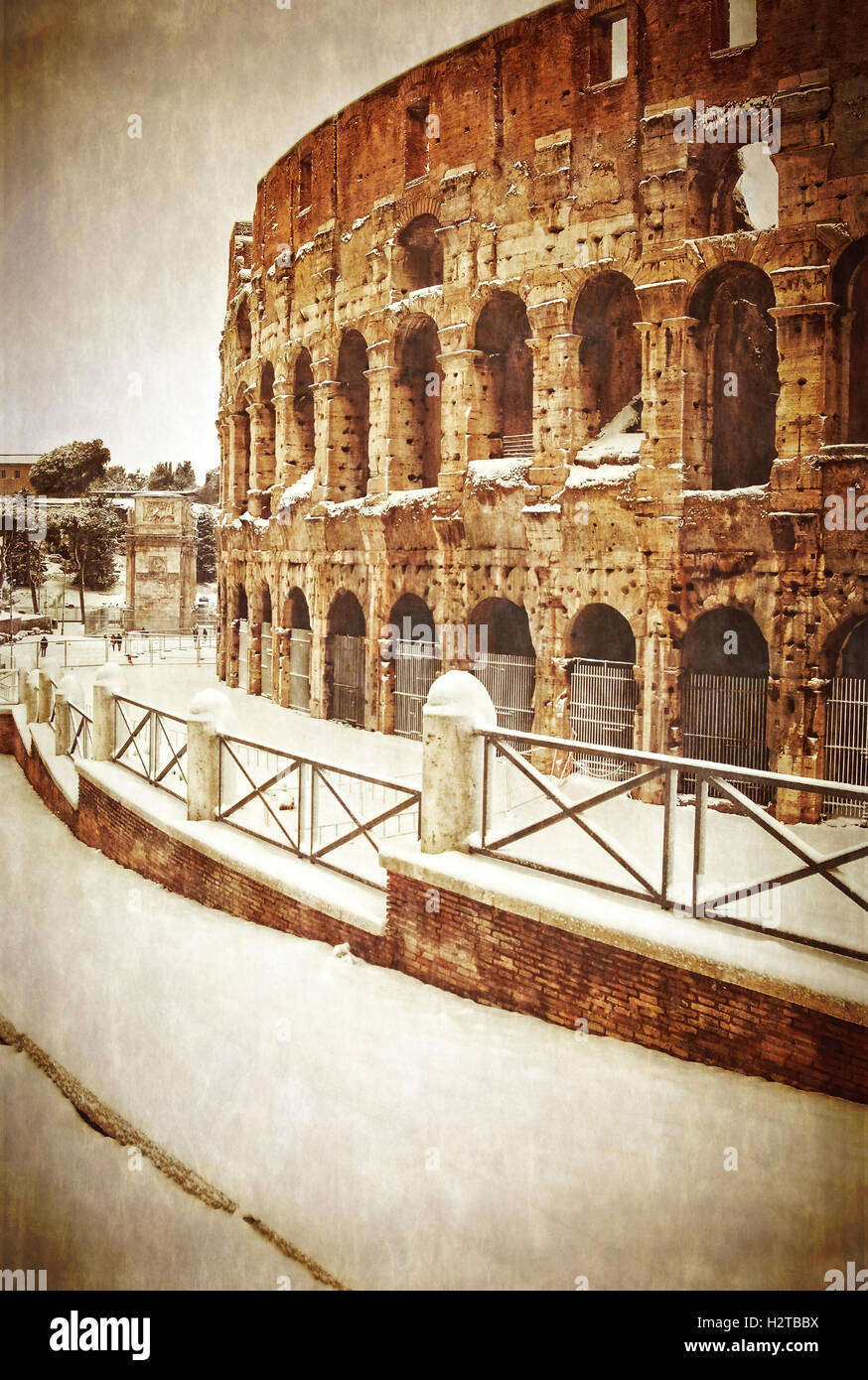 Ein Schneefall über Kolosseum in Rom, Italien Stockfoto