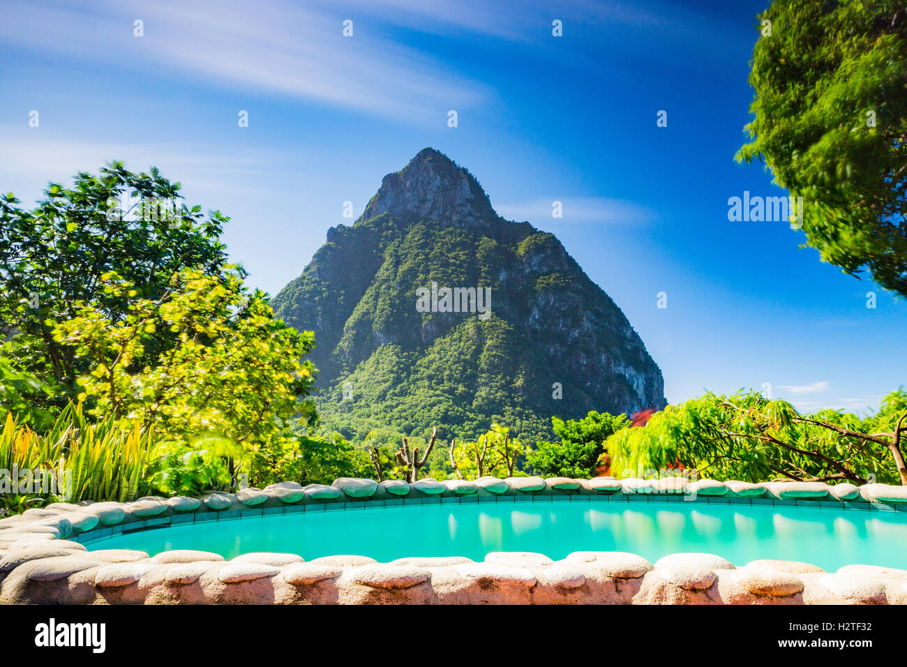 Piton und Pool, Steinfeld Estate Resort, St. Lucia Stockfoto