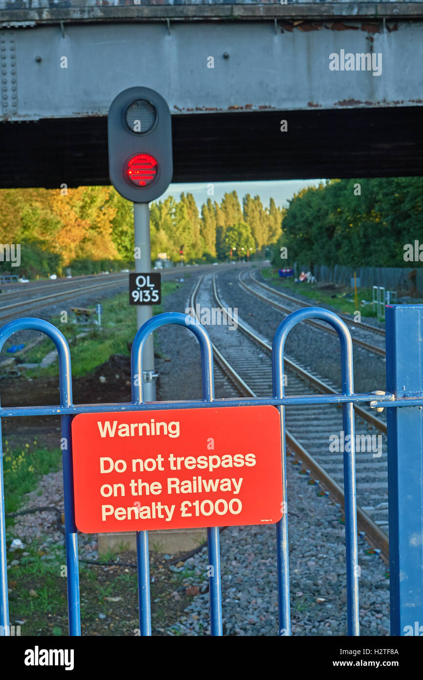 Nicht Hausfriedensbruch Zeichen am Bahnhof von Banbury Stockfoto
