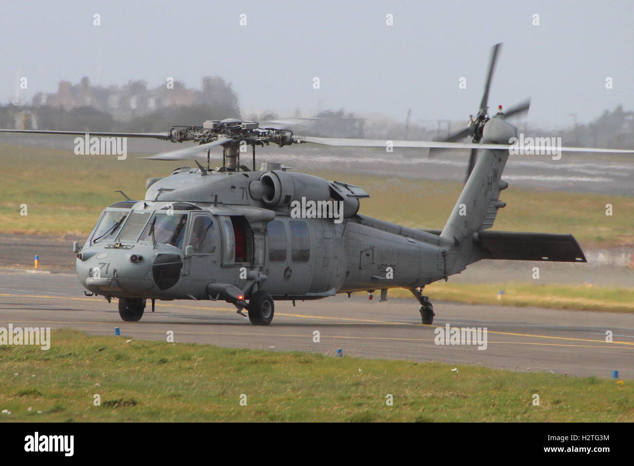 166324, ein Sikorsky MH-60 Seahawk (Knighthawk) der US Navy, Prestwick Flughafen während der Übung Joint Warrior 15-2. Stockfoto