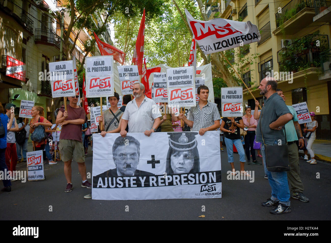 Rallye in Buenos Aires am 22. Februar 2016, nach neue Regeln zum Umgang mit Demonstranten durch das Ministerium für Sicherheit vorgestellt wurden. Stockfoto