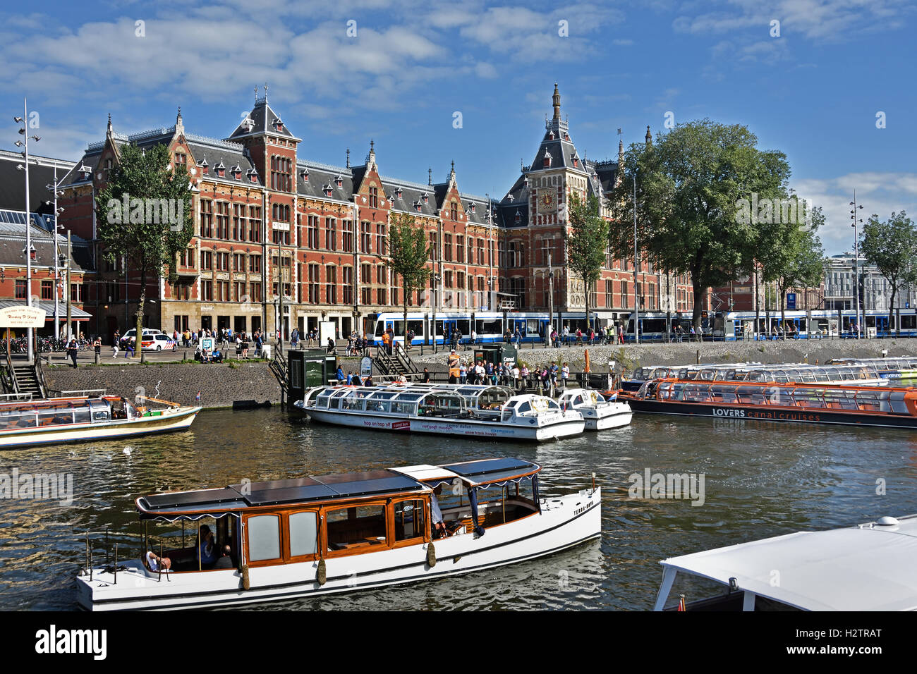 Bahnhof amsterdam centraal Fotos und Bildmaterial in hoher Auflösung Alamy