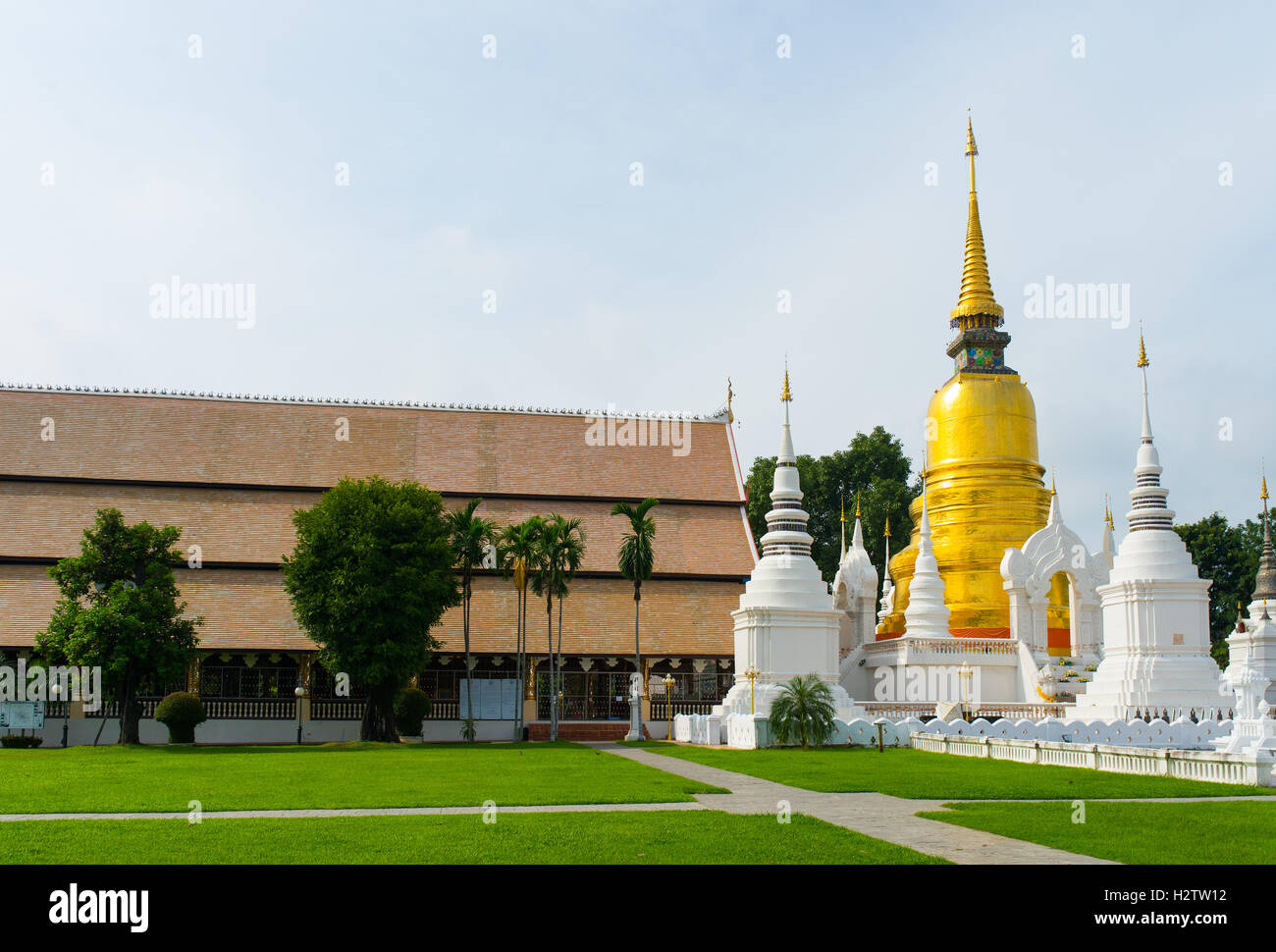 Goldene Pagode in Wat Suandok Tempel, Chiang Mai, Thailand. Stockfoto