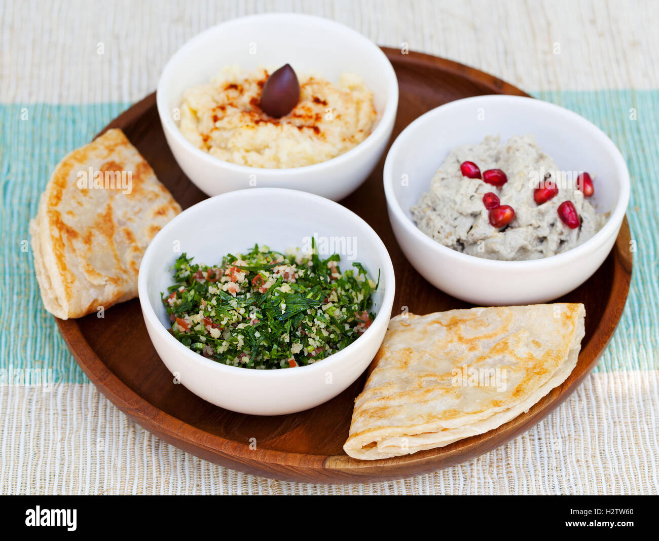 Sortiment von Hummus, Kichererbsen-Dip, Baba ganoush Stockfoto