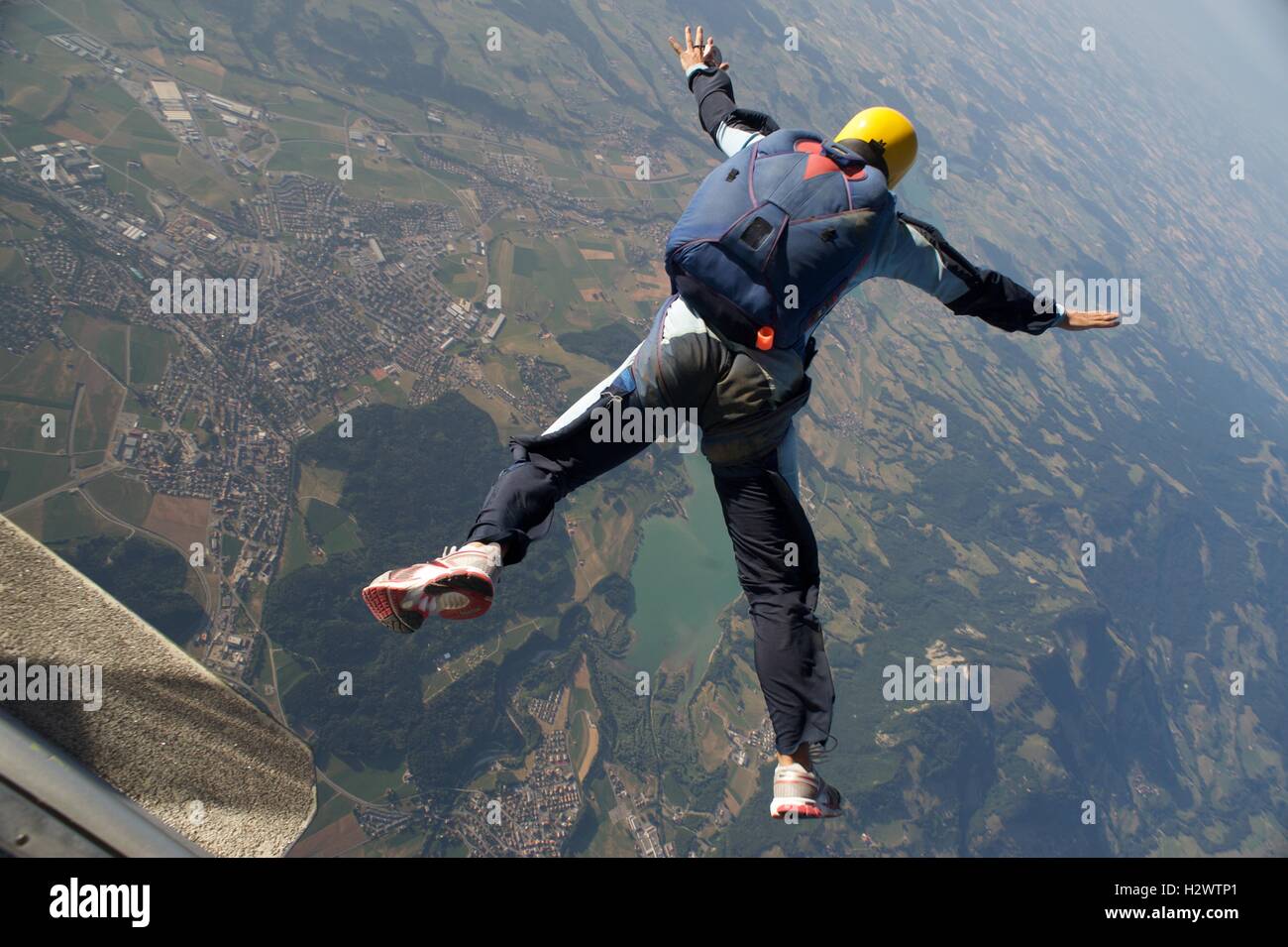 Fallschirmspringer springen eines Flugzeugs Stockfoto