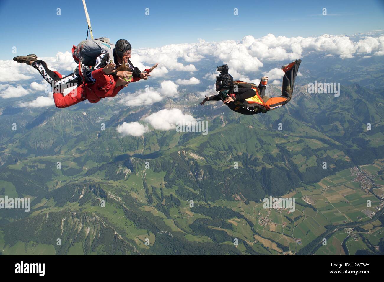 Kamera-Flyer mit einem Tandem-paar im freien Fall Stockfoto