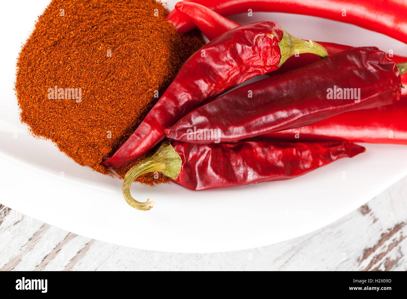 Chili und Paprika Hintergrund. Stockfoto