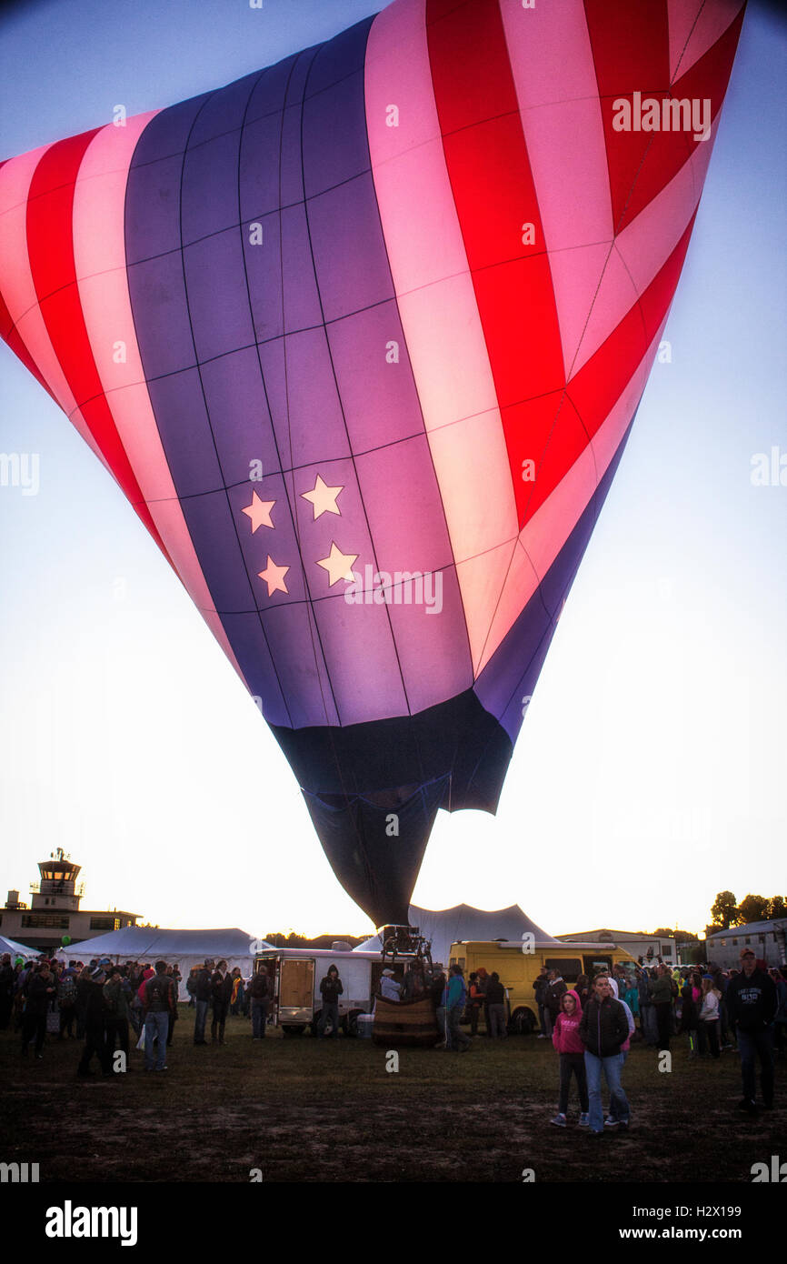 Dreieckige Heißluftballon Stockfoto