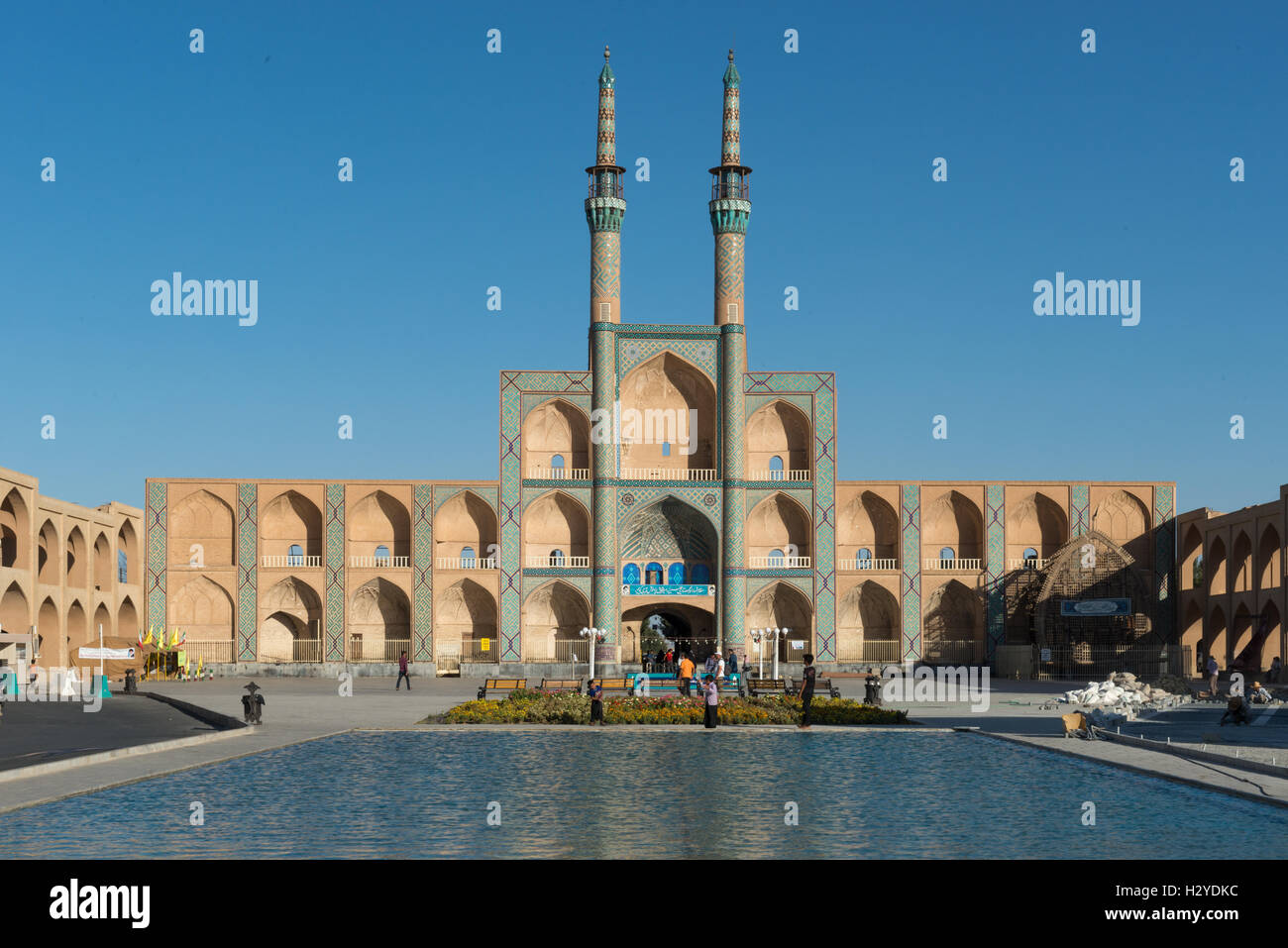 Yazd, Amir Chakhmaq Komplex, Blick vom Pool draußen Stockfoto