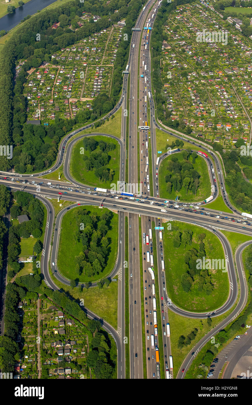 Luftbild, Verkehrsstaus, A59, A40 Autobahn, Duisburg, Ruhrgebiet, Nordrhein-Westfalen, Deutschland Stockfoto