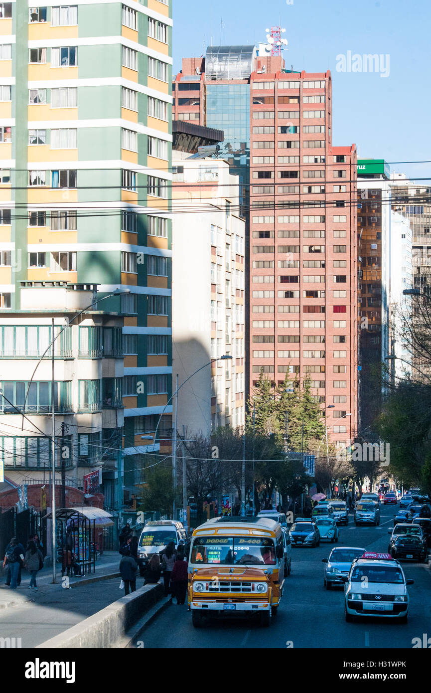 Bürotürme entlang der Avenida Arce, gibt, La Paz Stockfoto