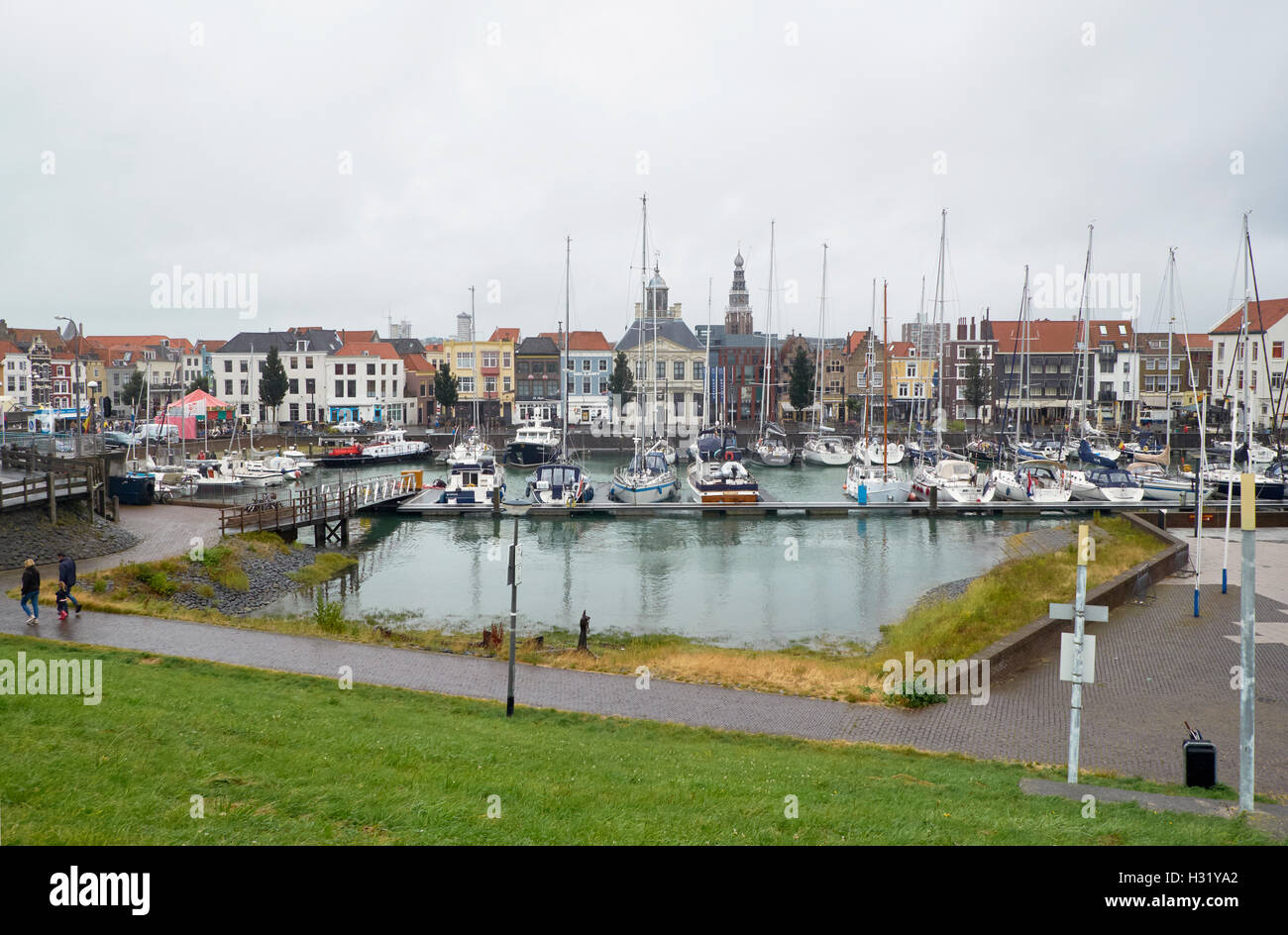 Stadtansichten und Hafen von Veere, Zeeland Stockfoto