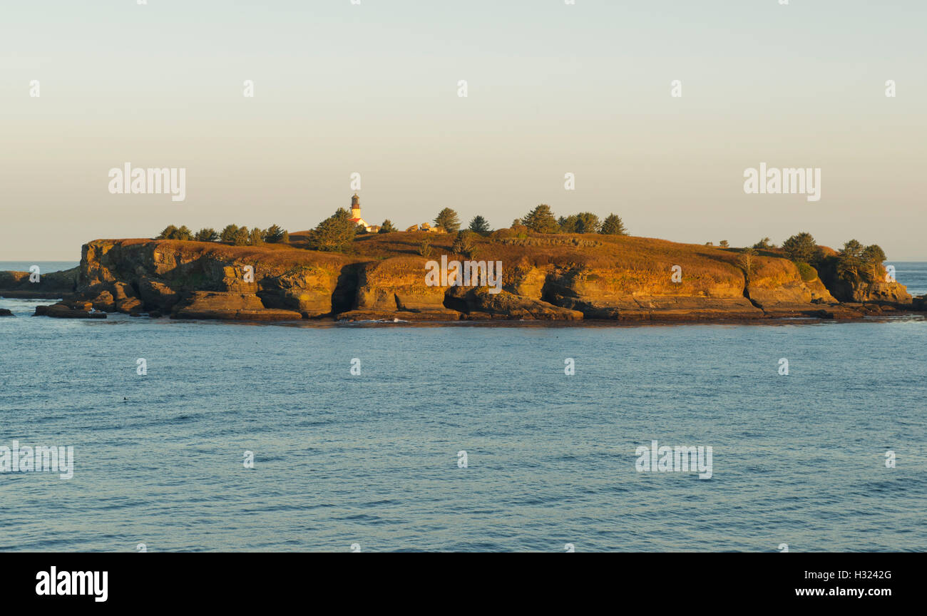 Tatoosh Island, Cape Flattery, Washington, NW-Ecke der unteren 48 Staaten, Sonnenaufgang, Standort des historischen Leuchtturms Stockfoto