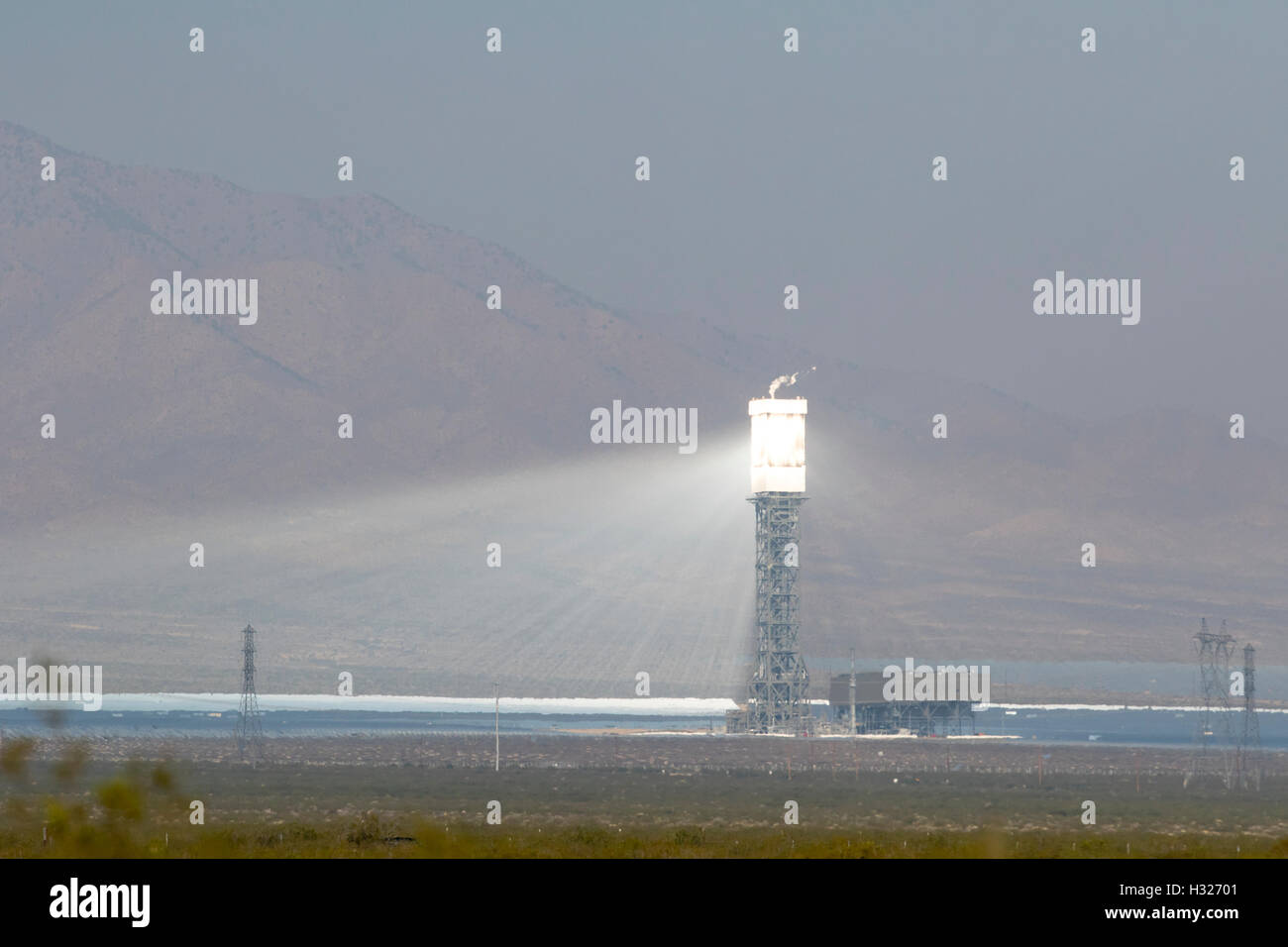 Ivanpah solar Farm die Sonnenenergie bei Stateline Solar Farm in Kalifornien. Die ivanpah Solar Projekt- und Solarthermie. Stockfoto