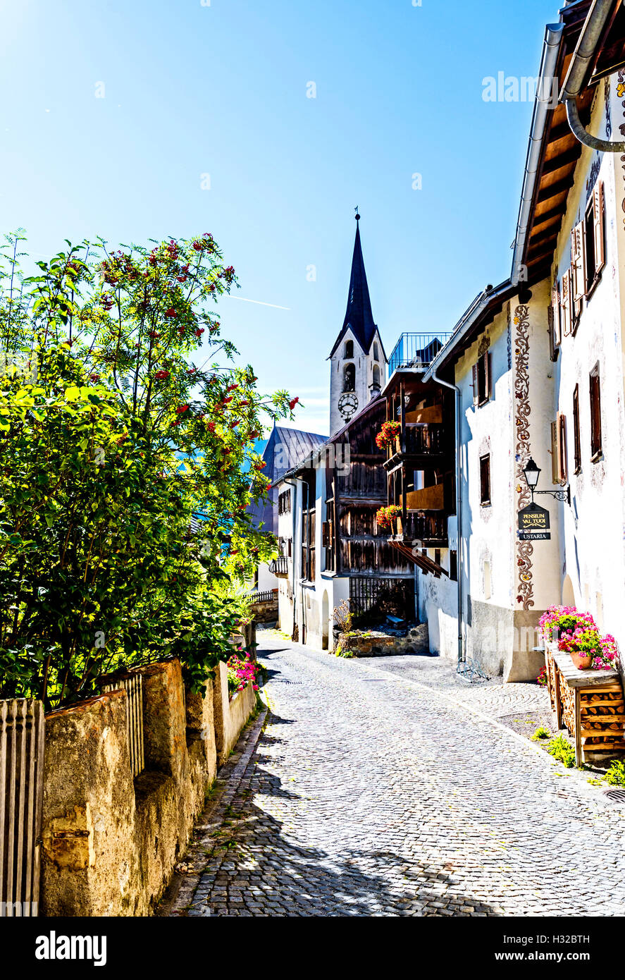 Häuser in Guarda, Symbole, Engadin, Schweiz Stockfoto