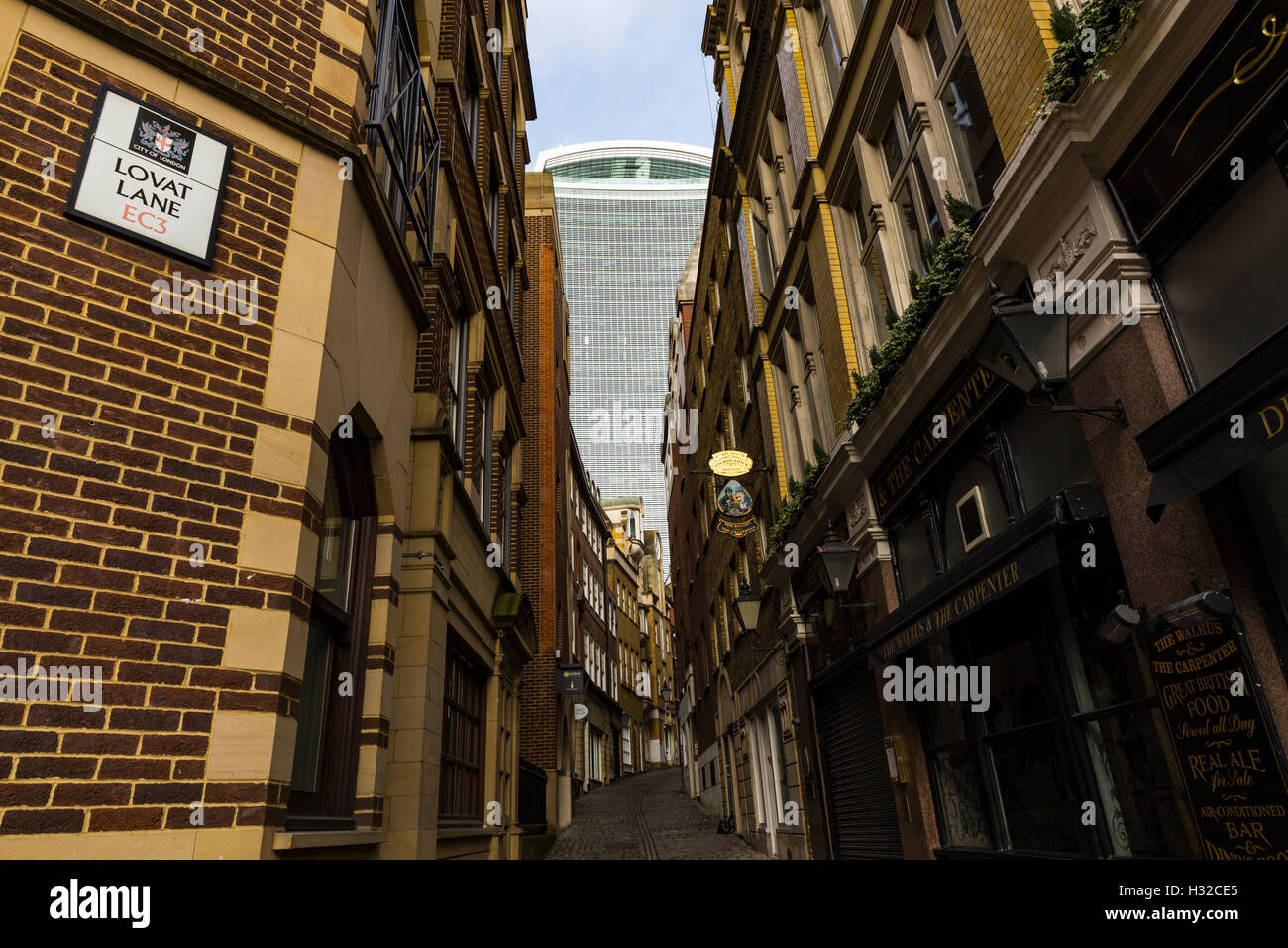 20 Fenchurch Street (Walkie-Talkie) von Lovat Lane, London, England, Vereinigtes Königreich Stockfoto