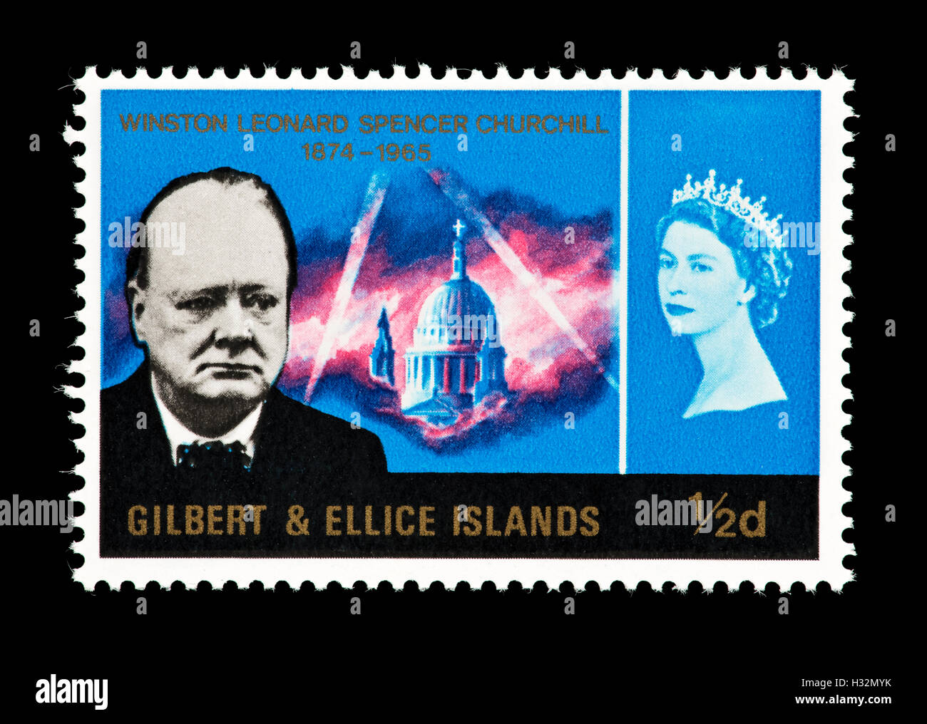 Briefmarke von Gilbert und Ellice Inseln zeigt Königin Elizabeth, Tod von Churchill, Winston Churchill und Kriegszeiten London. Stockfoto