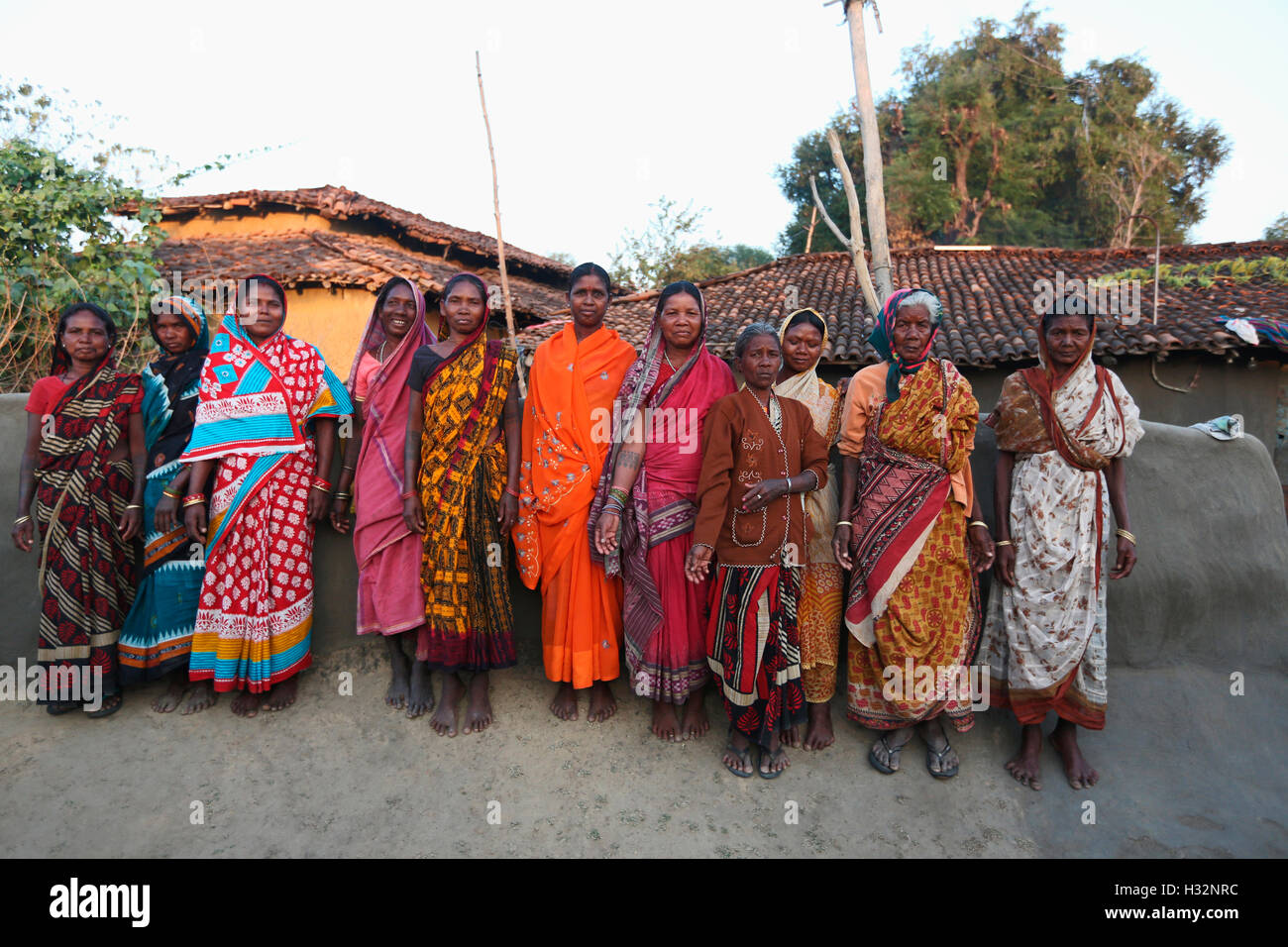 Gruppe von Frauen, KHARIA Stamm, Khadiyapara Dorf, Chattisgarh, Indien Stockfoto