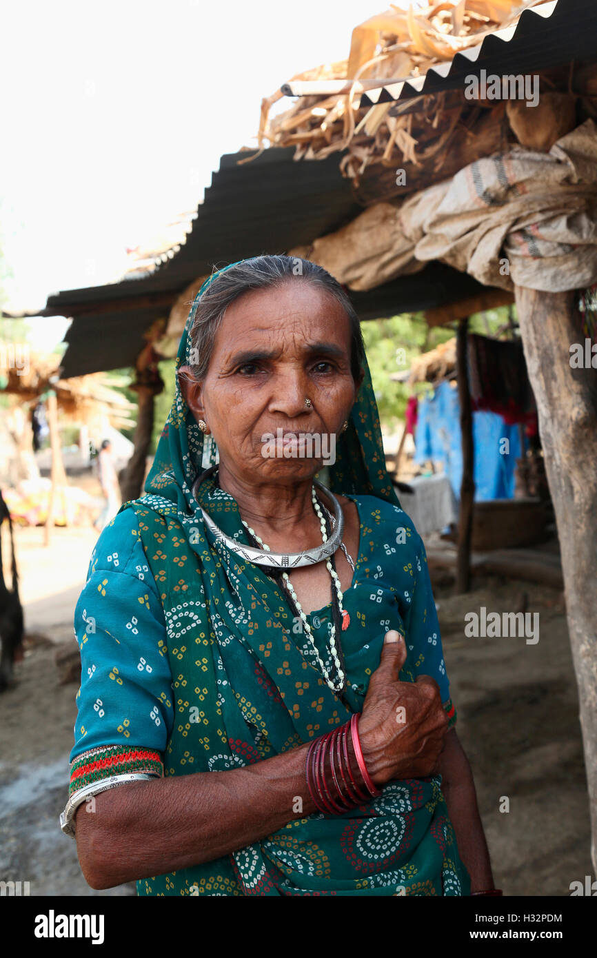 Indianerin, PATELIA Stamm, Jamana Muvada Dorf, Lunawada Taluka, Bezirk Mahisagar, Gujarat, Indien Stockfoto